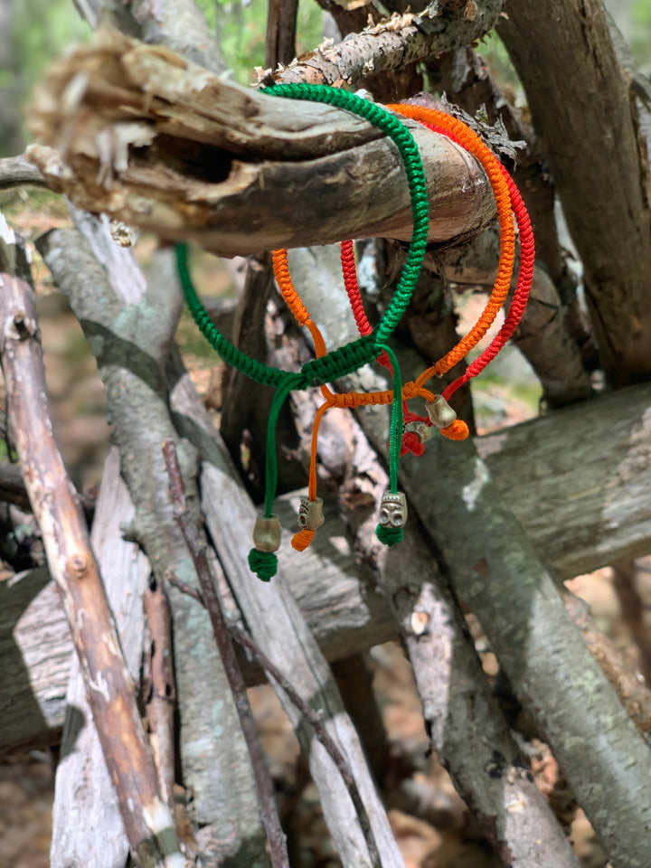 Knotted protection bracelet - the five clouds