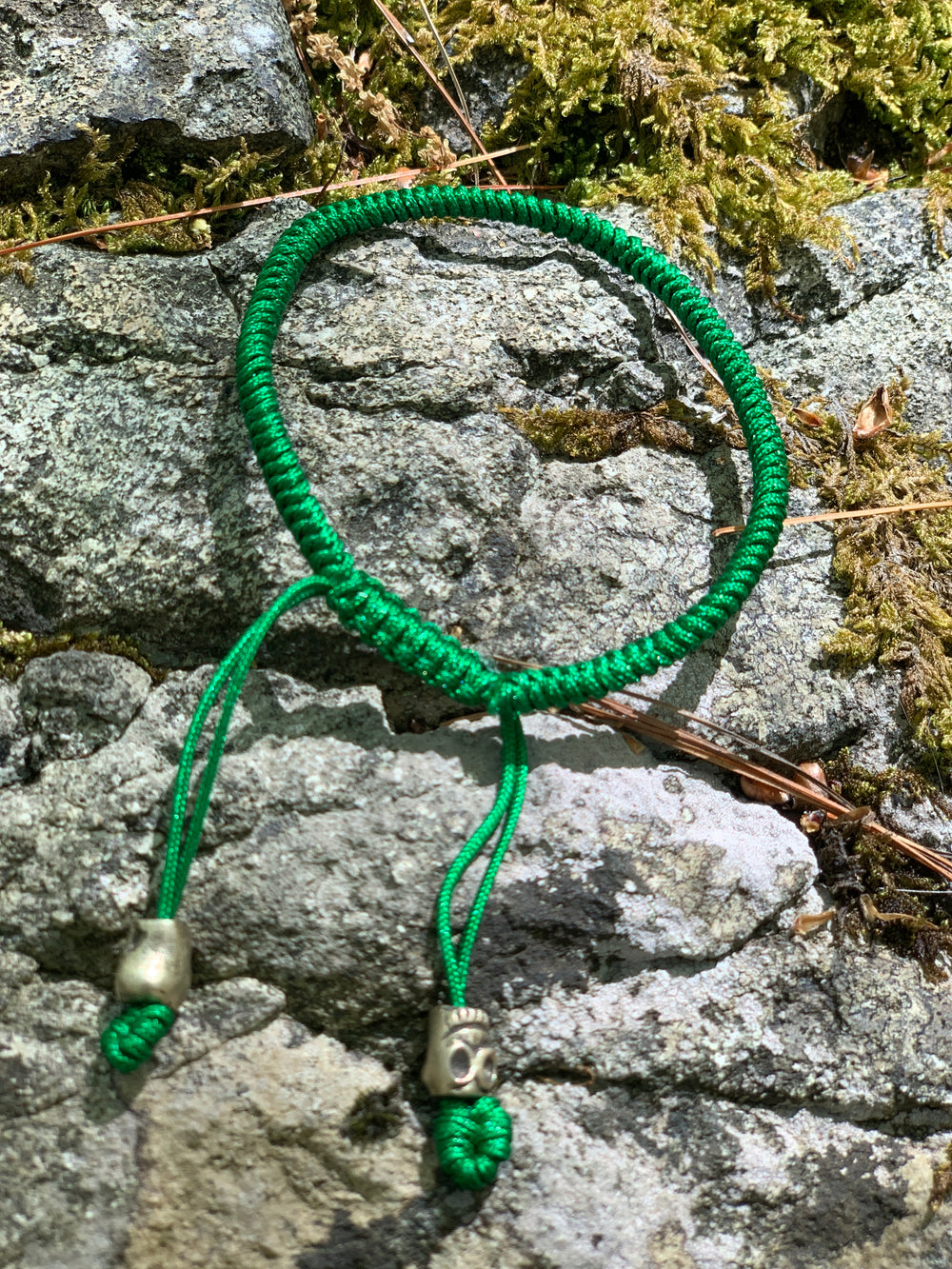 Knotted protection bracelet - the five clouds