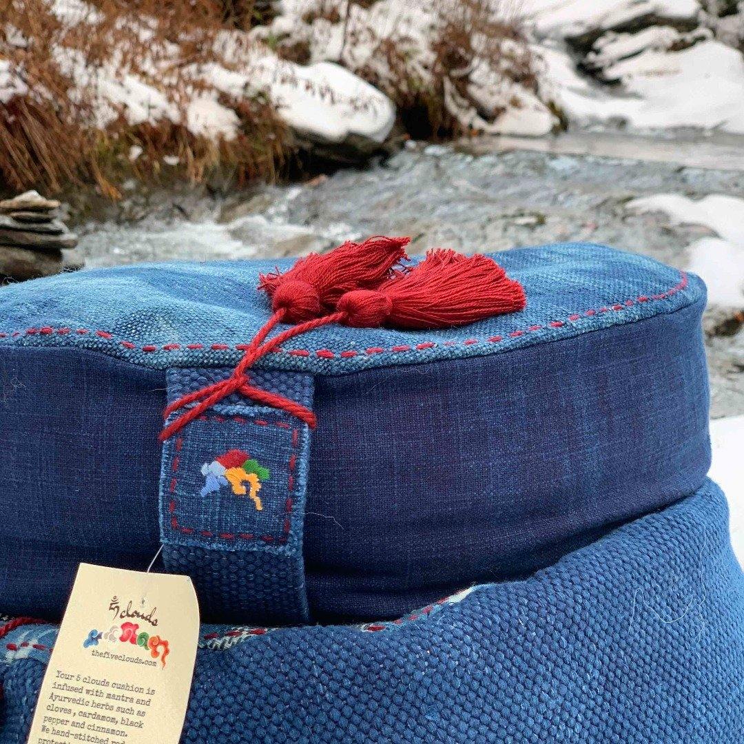 Round Eclipse Moon Buckwheat Meditation Cushion - the five clouds