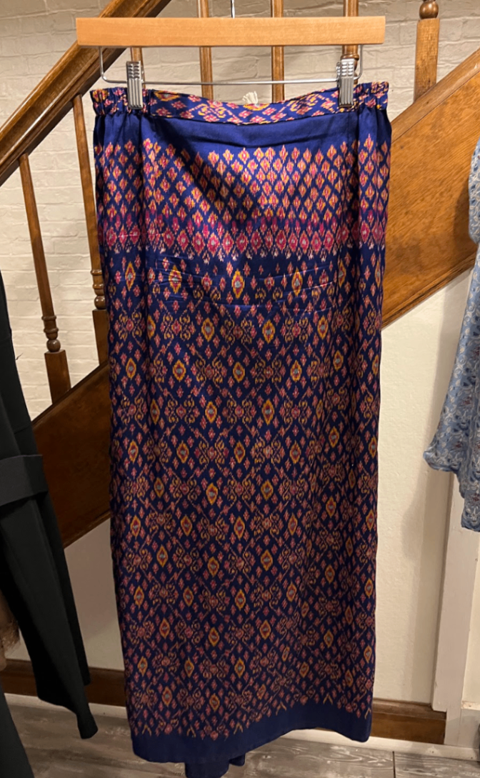 Unknown Skirt 8 -10 ish Purple, red, gold pattern