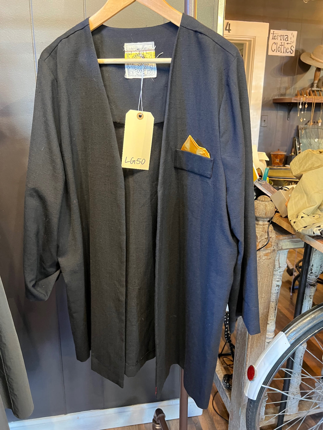 Dear Birdie Vintage Blazer Extra large Black linen with yellow pocket square