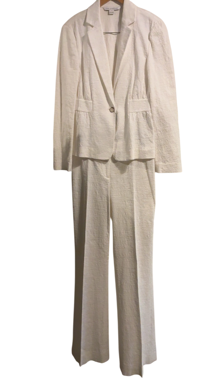 Diane Von Furstenberg Suit 8/10 Cream