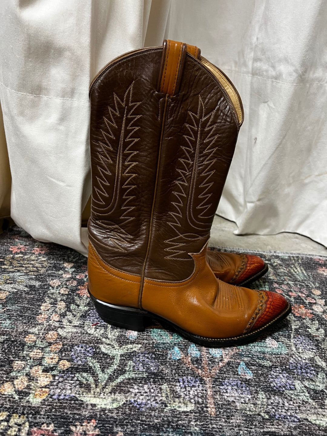 Dear Birdie Boots 9-10 Brown and Tan