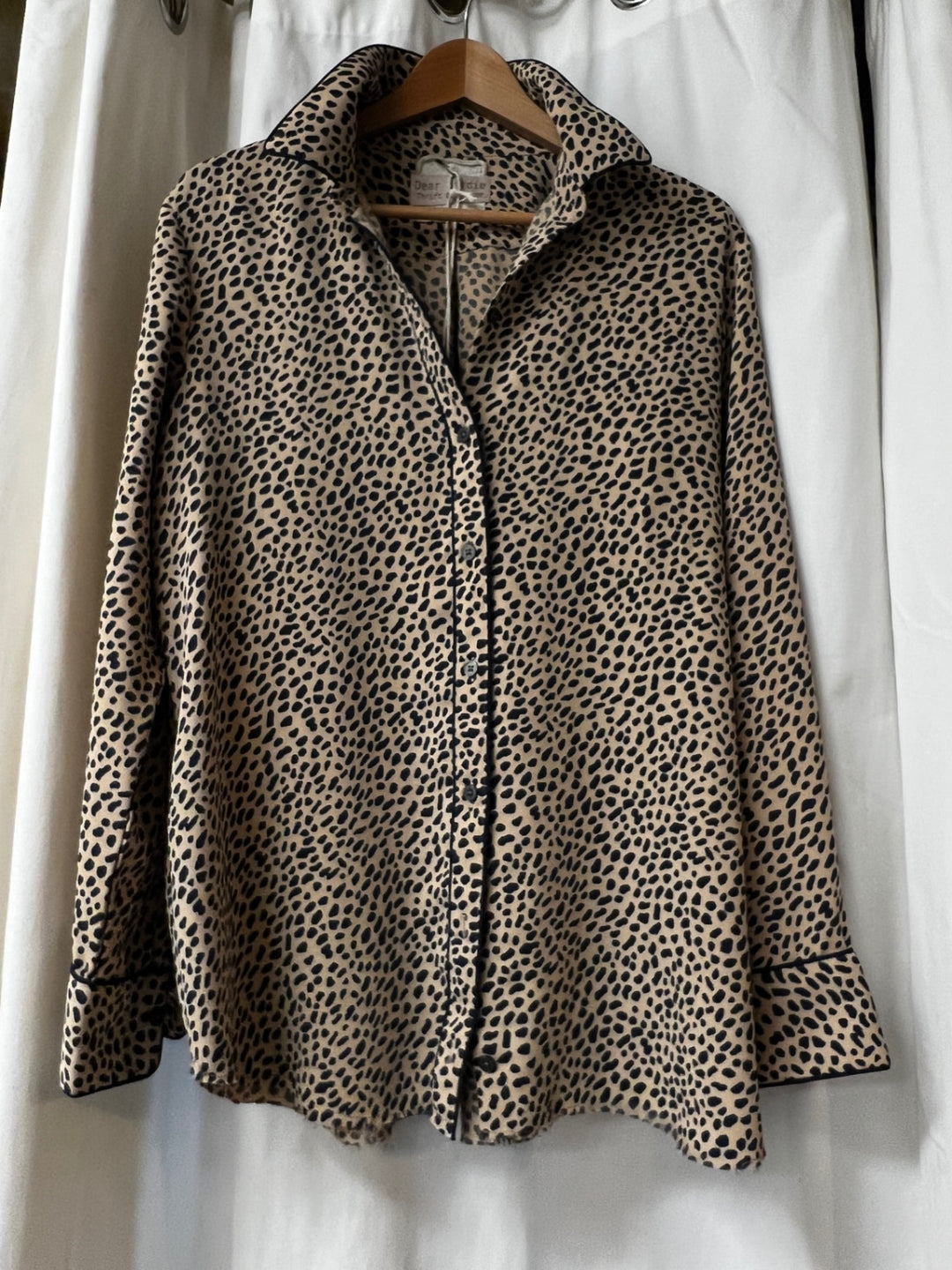Dear Birdie Shirt Large Beige with black spots leopard