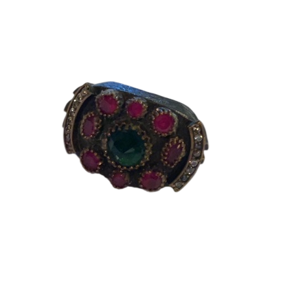 Ring with green and red gemstones 