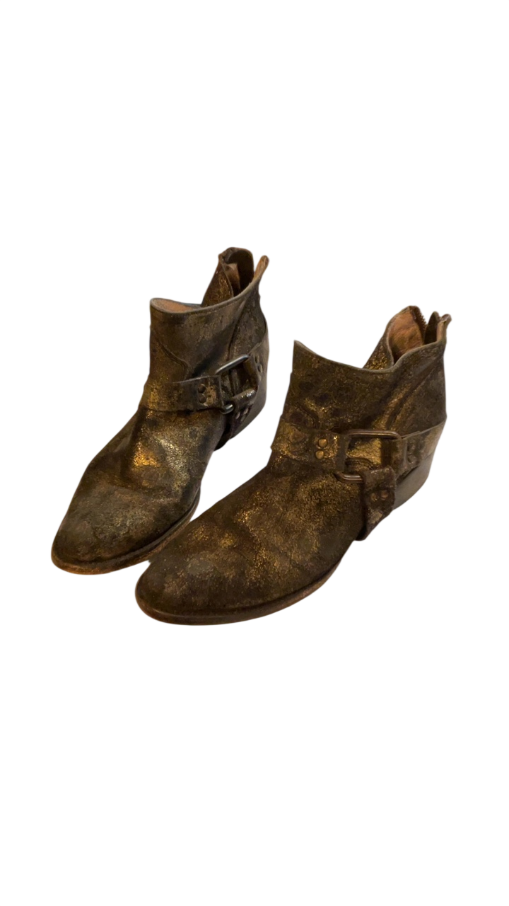 Freebird Boots 10 Black and Gold