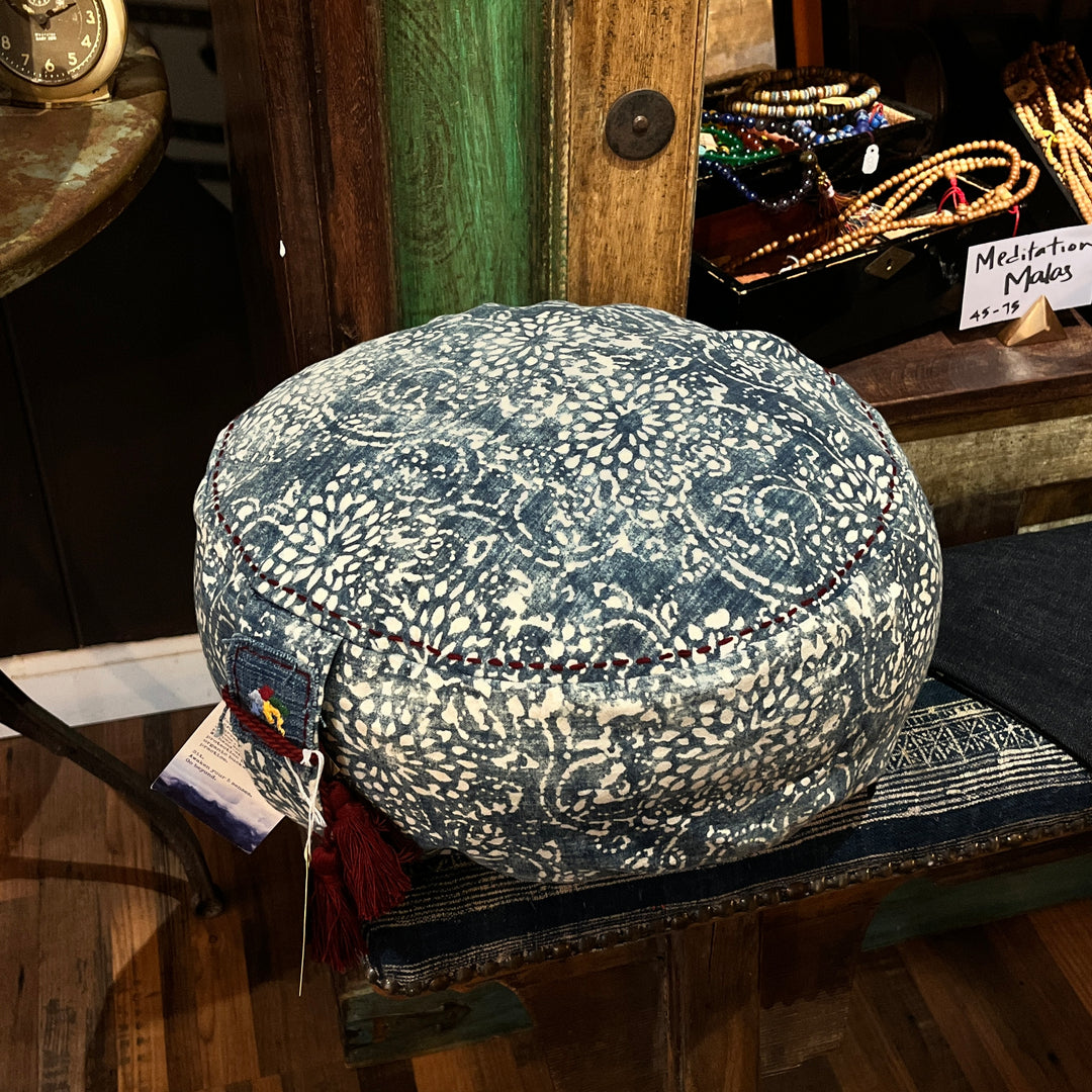 Round Eclipse Moon Buckwheat Meditation Cushion