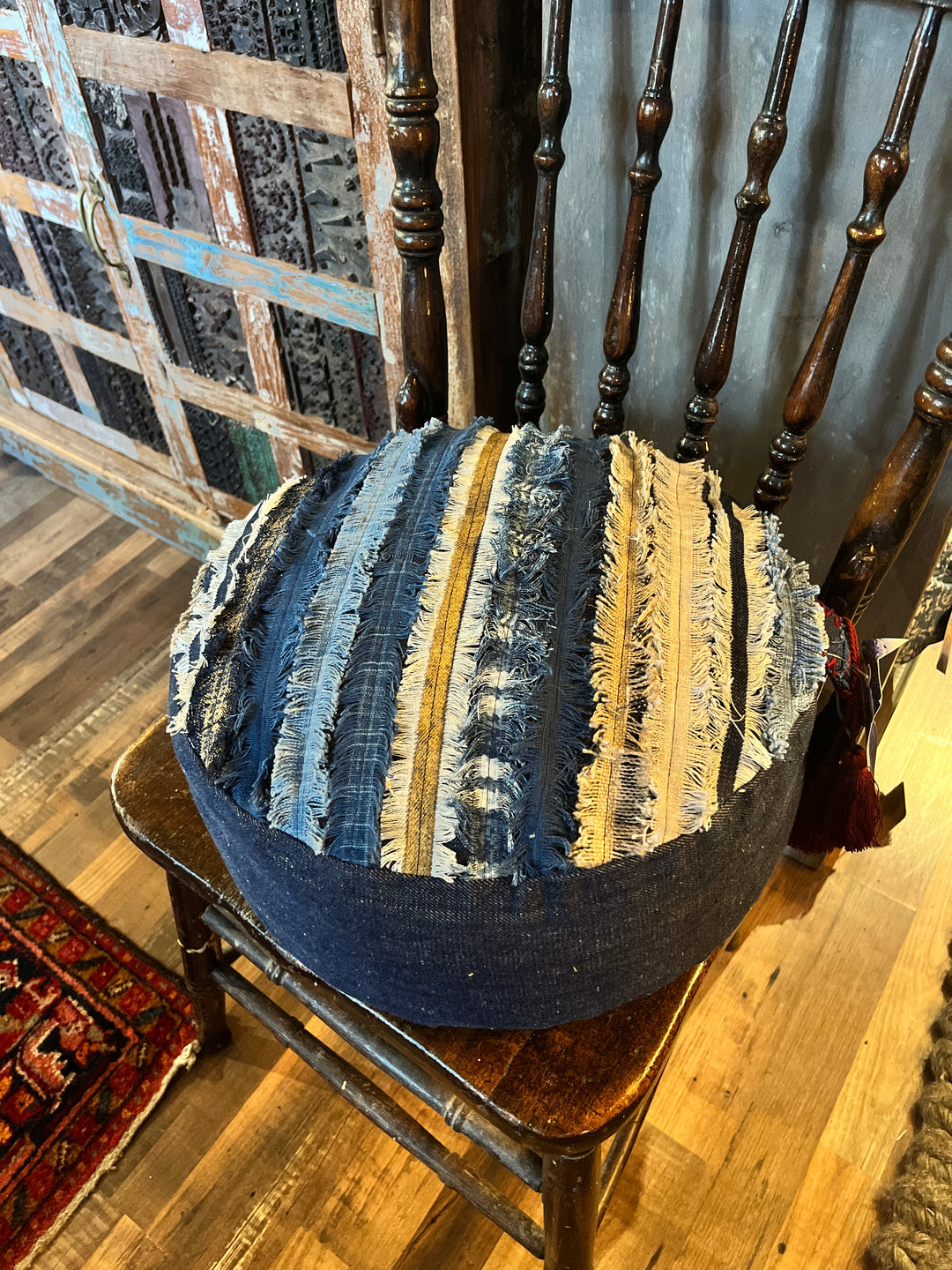 Round Eclipse Moon Buckwheat Meditation Cushion