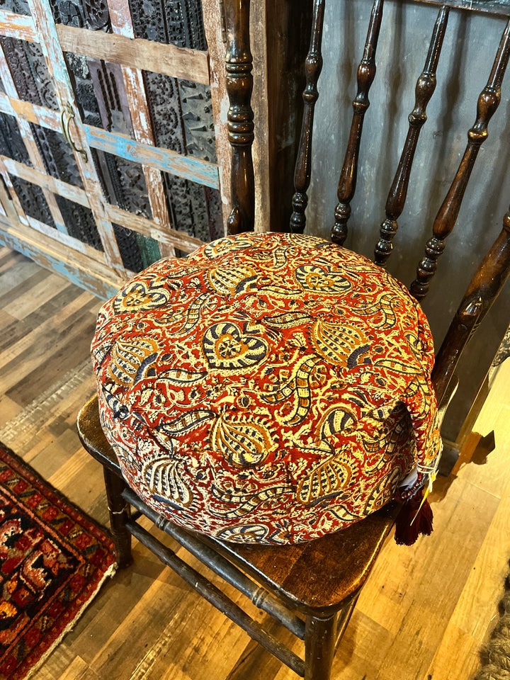 Round Eclipse Moon Buckwheat Meditation Cushion